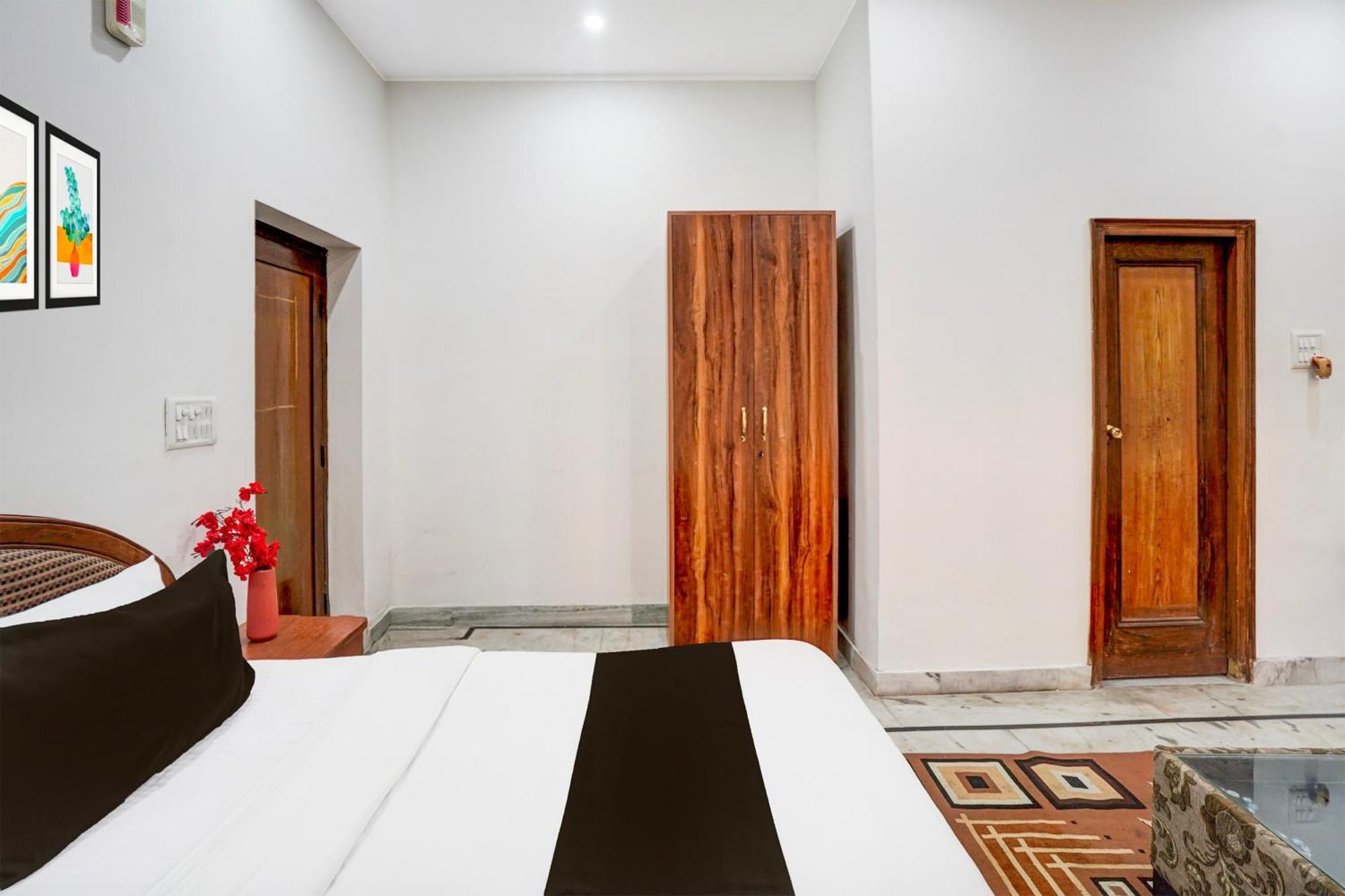 Super Hotel O Krishna Nagar Chowk Near Ongc Dehradun Exteriör bild